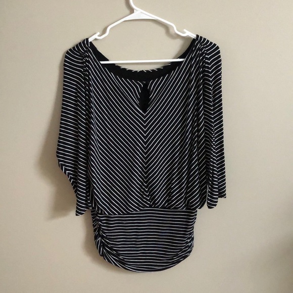 White House Black Market Top - Picture 2 of 3